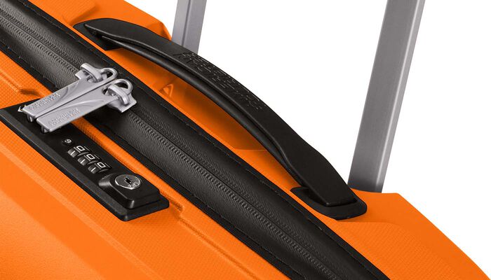 Cerniera con rivestimento idrorepellente