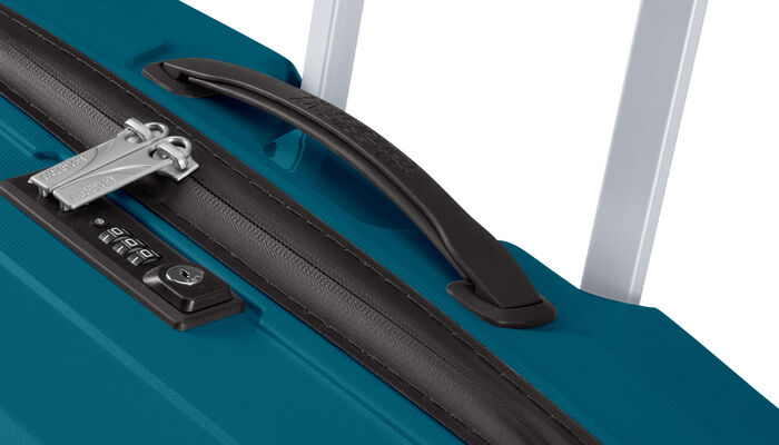 Cerniera con rivestimento idrorepellente