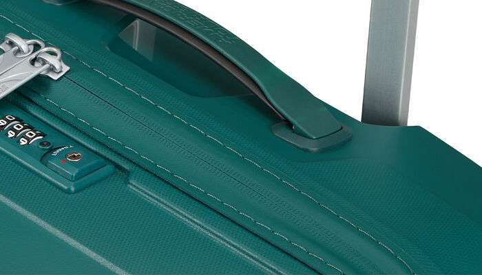 Cerniera con rivestimento idrorepellente