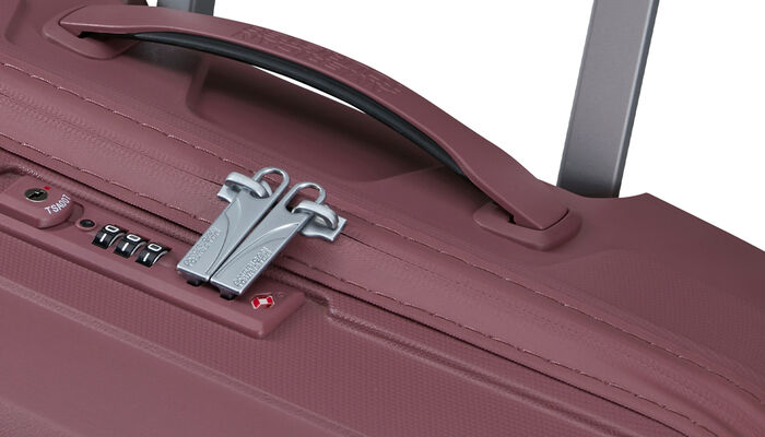 Cerniera con rivestimento idrorepellente