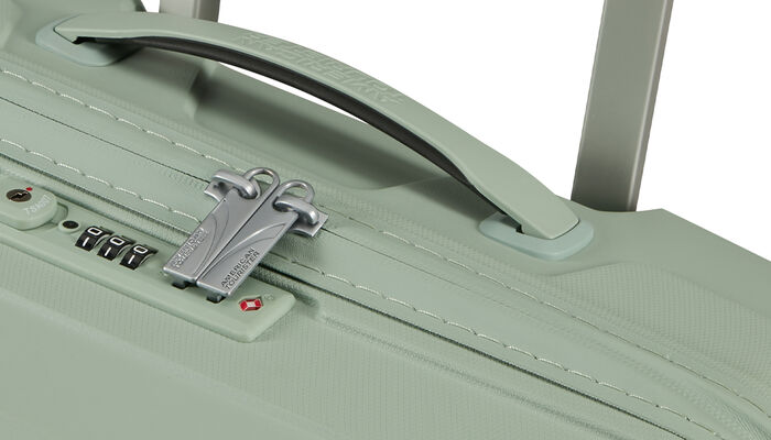 Cerniera con rivestimento idrorepellente