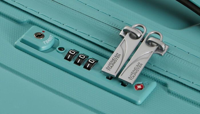 Cerniera con rivestimento idrorepellente