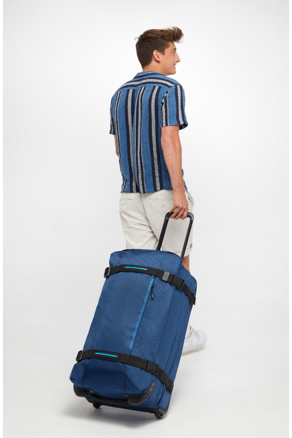 American Tourister Urban Track Duffle with Wheels M  Combat Navy American Tourister Urban Track Duffle with Wheels M  Combat Navy