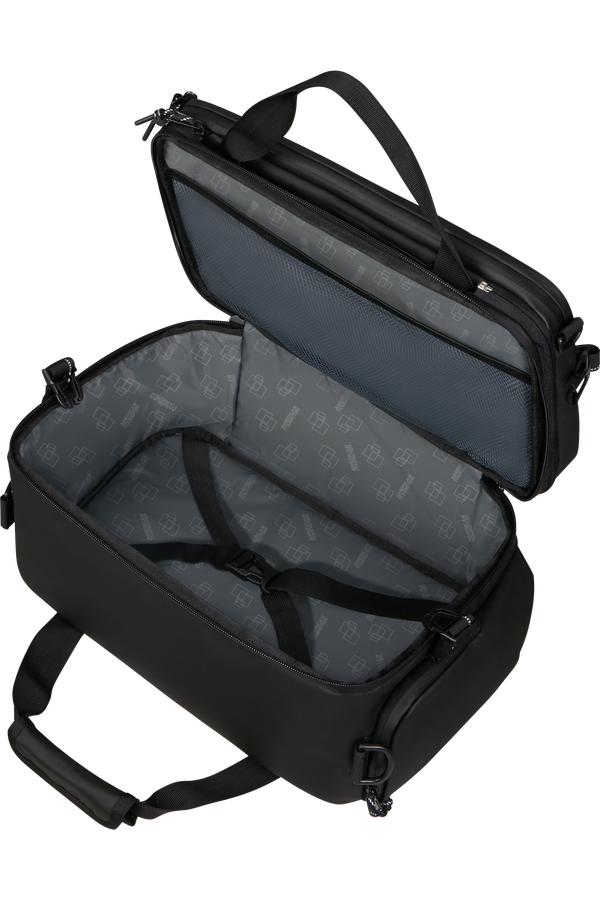 American Tourister Upventure 3 WAY BOARDING BAG  Nero American Tourister Upventure 3 WAY BOARDING BAG  Nero
