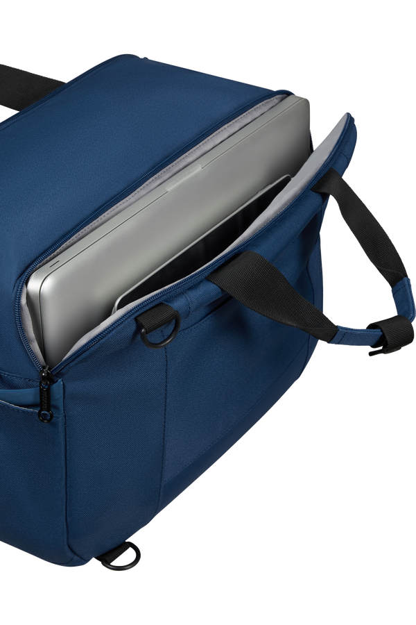 American Tourister UpBeat 3-Way Boarding Bag  Navy American Tourister UpBeat 3-Way Boarding Bag  Navy